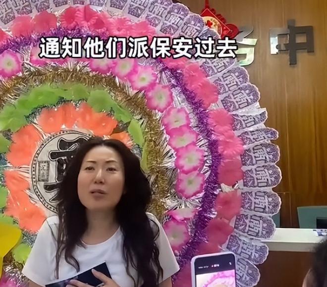 亲见遗体头上插着刀凶手家属抱怨引众怒j9九游会网站入口女孩被害现场惨烈母(图12)